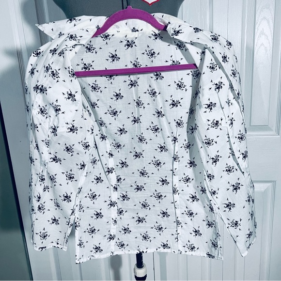 Hand Sewn Button Floral Top - Picture 6 of 8